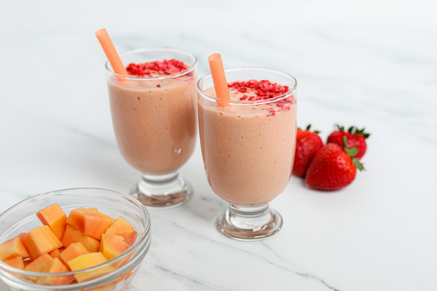 Image of papaya and strawberry smoothie